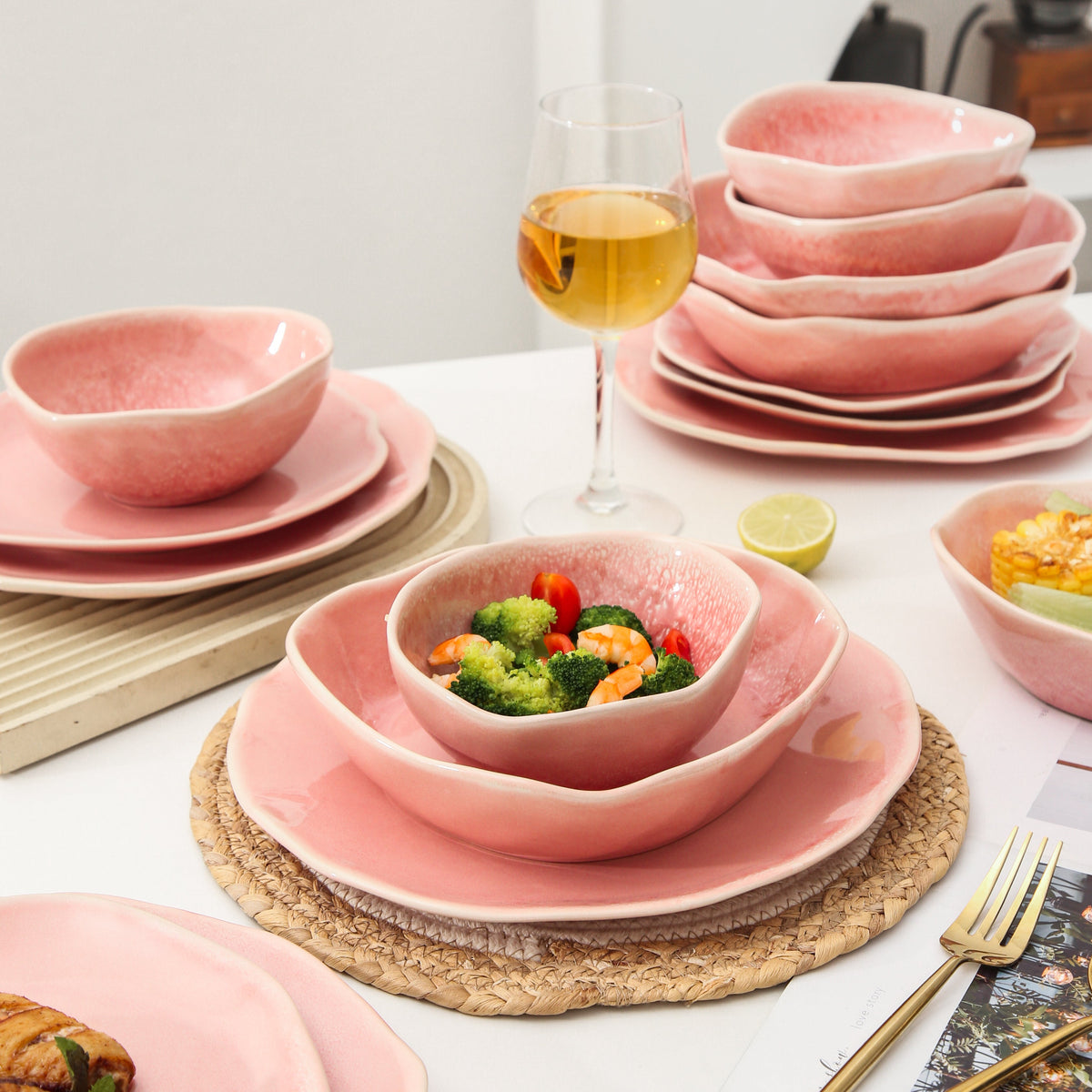 Rose Pink 16-Piece Organic Dinnerware Set