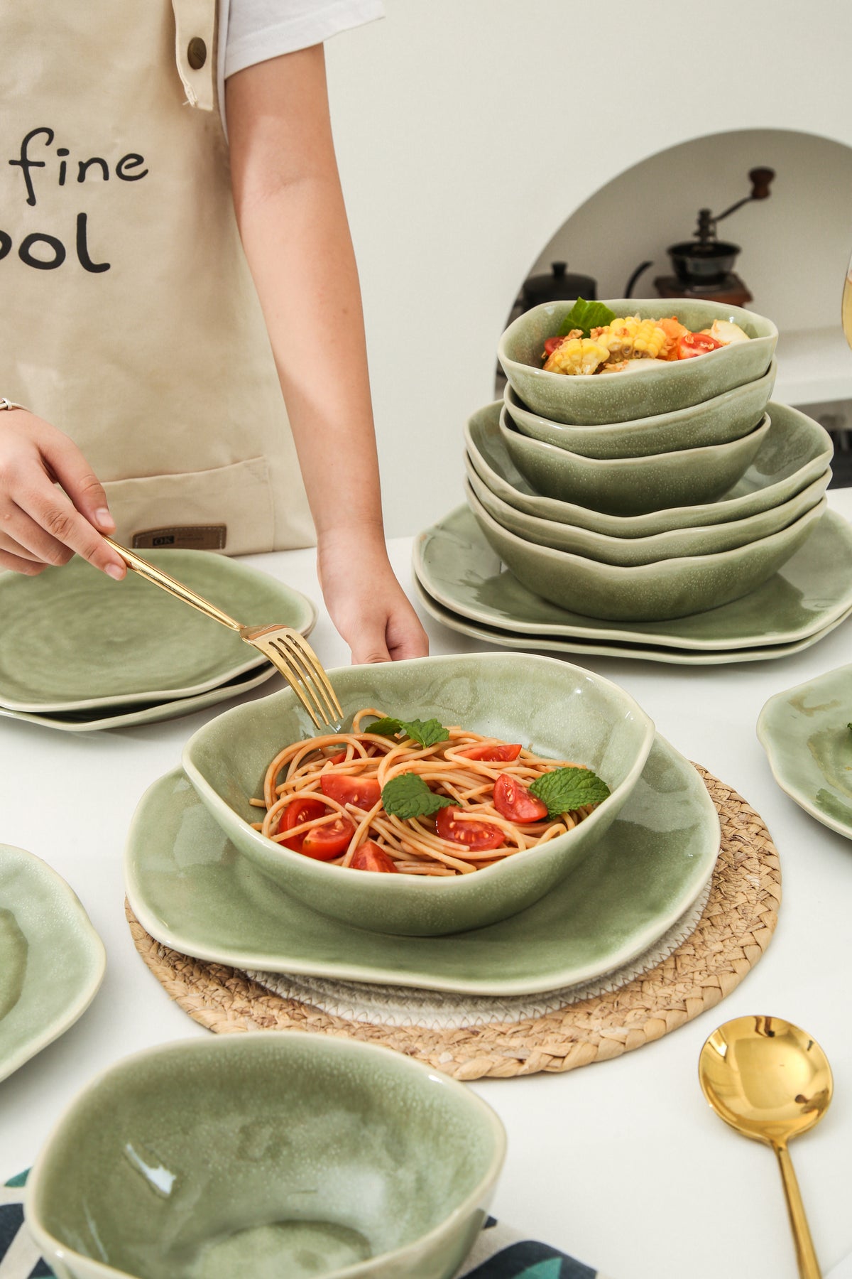 Royal Olive 16-Piece Organic Dinnerware Set