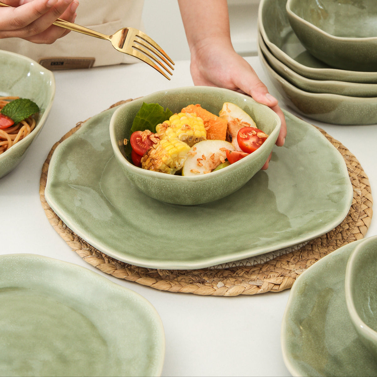 Royal Olive 16-Piece Organic Dinnerware Set