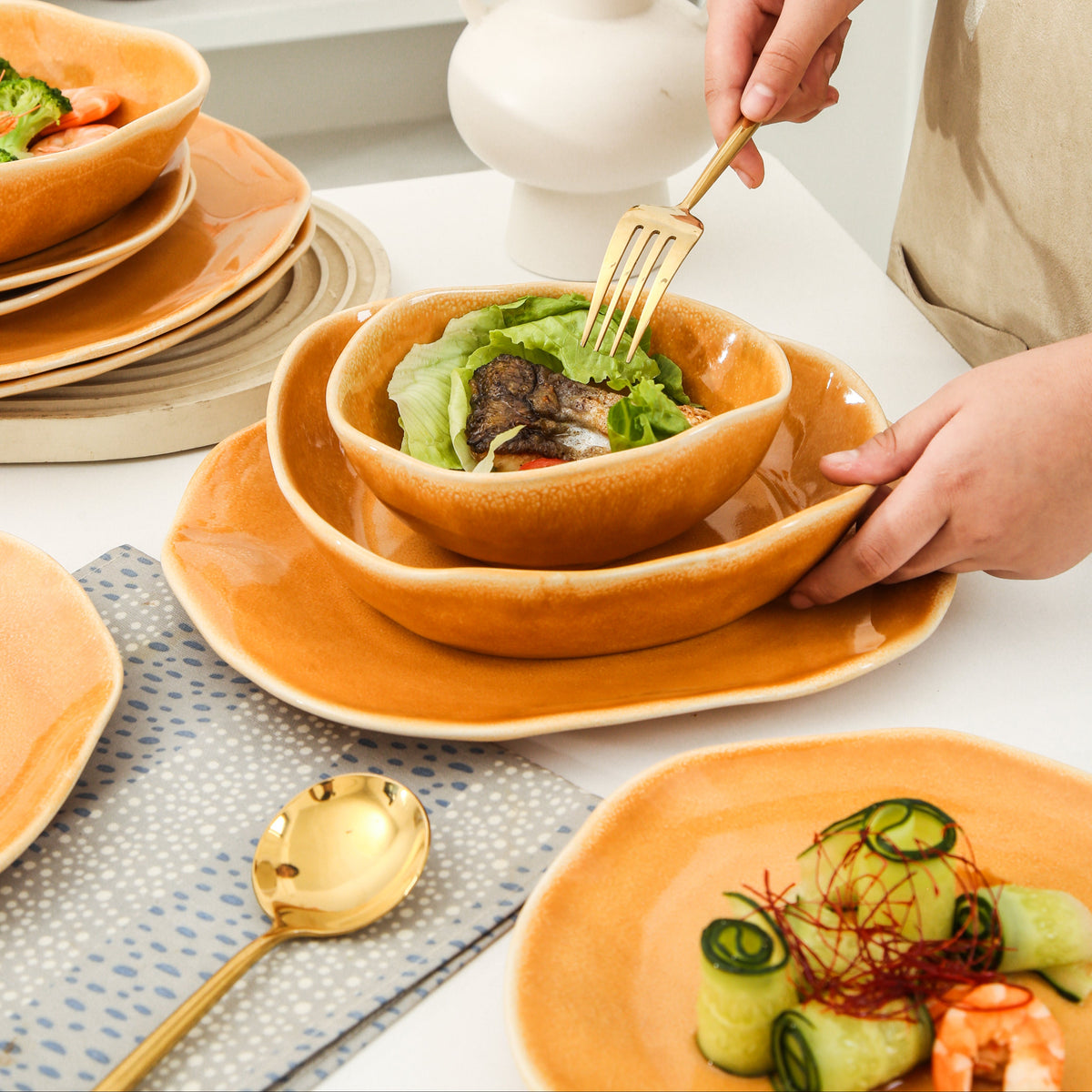 Golden Amber 16-Piece Organic Dinnerware Set