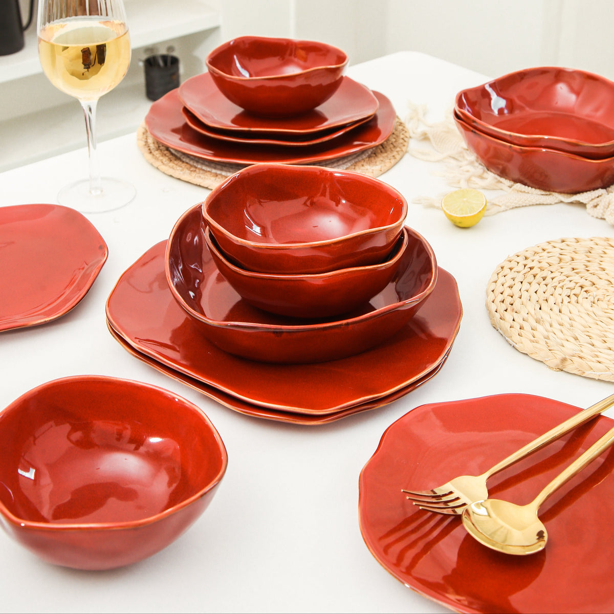 Garnet Rouge 16-Piece Organic Dinnerware Set