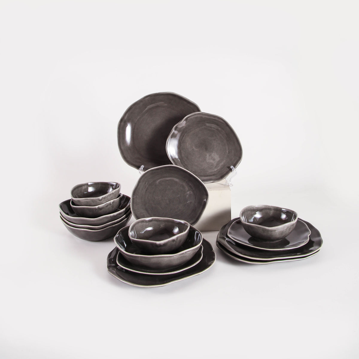Royal Graphite 16-Piece Organic Dinnerware Set