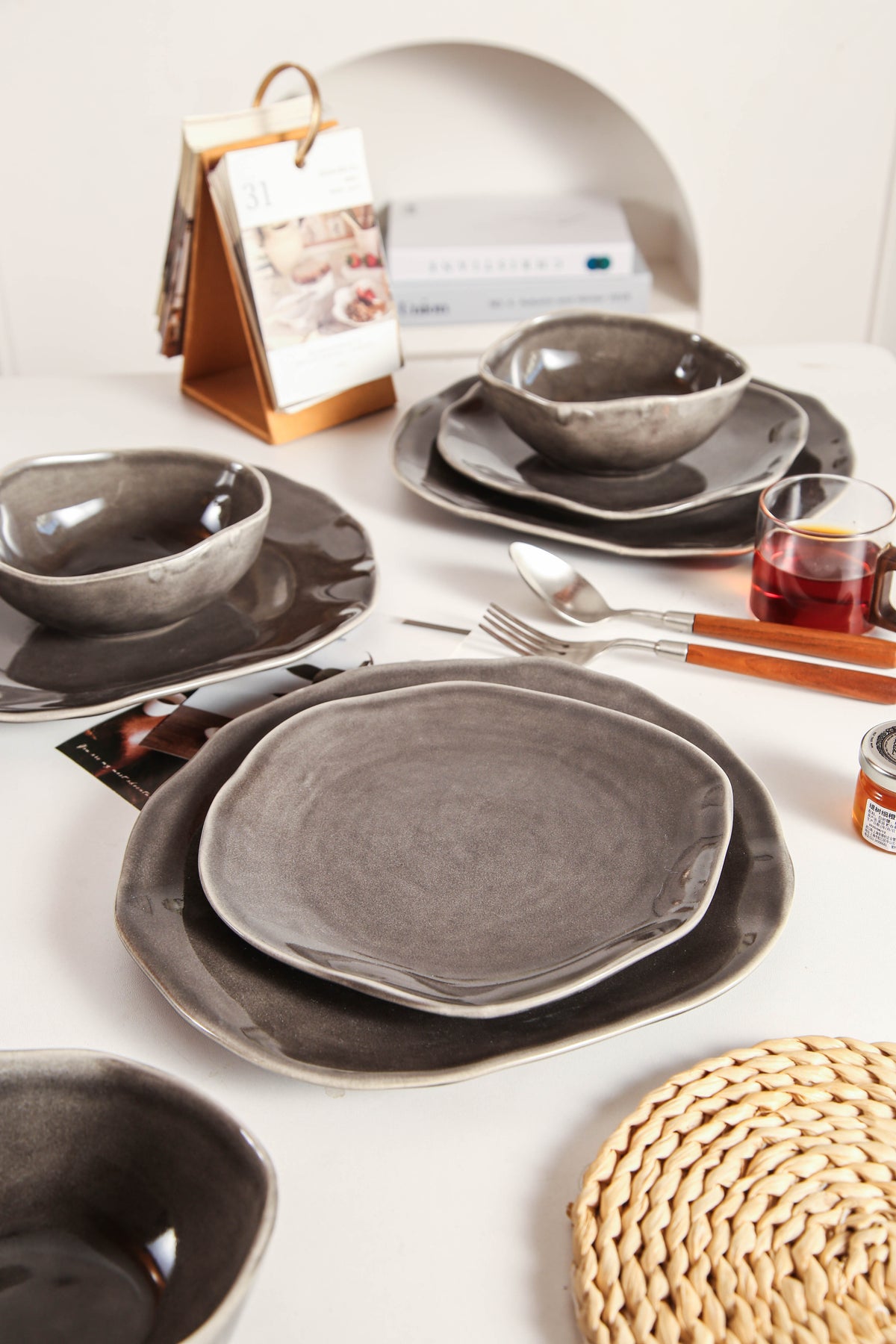 Royal Graphite 16-Piece Organic Dinnerware Set