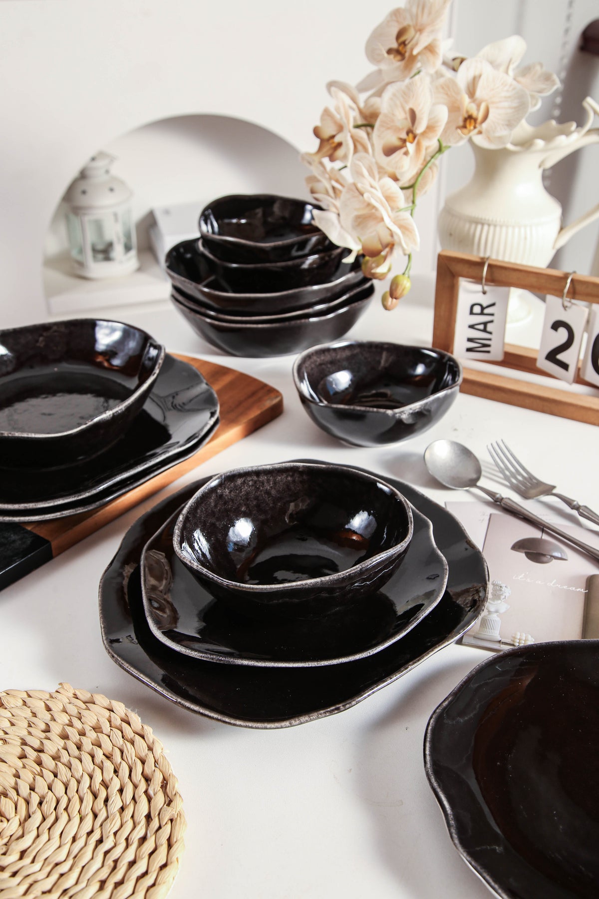 Imperial Onyx 16-Piece Organic Dinnerware Set